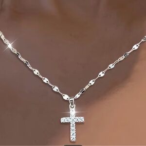 NWT Elegant Silver Cross Rhinestone Pendant Necklace